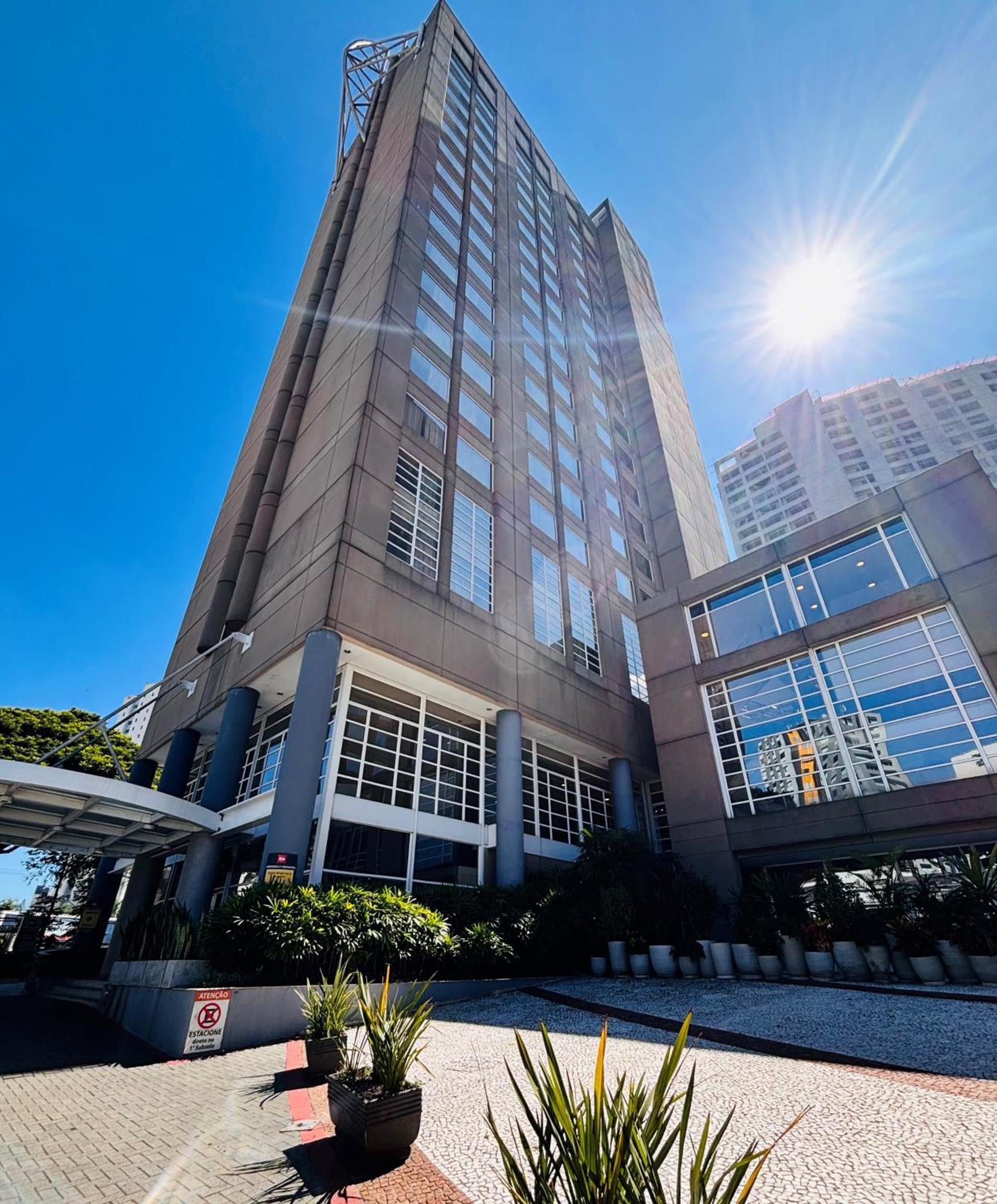 Отель Ibis Guarulhos Aeroporto Экстерьер фото